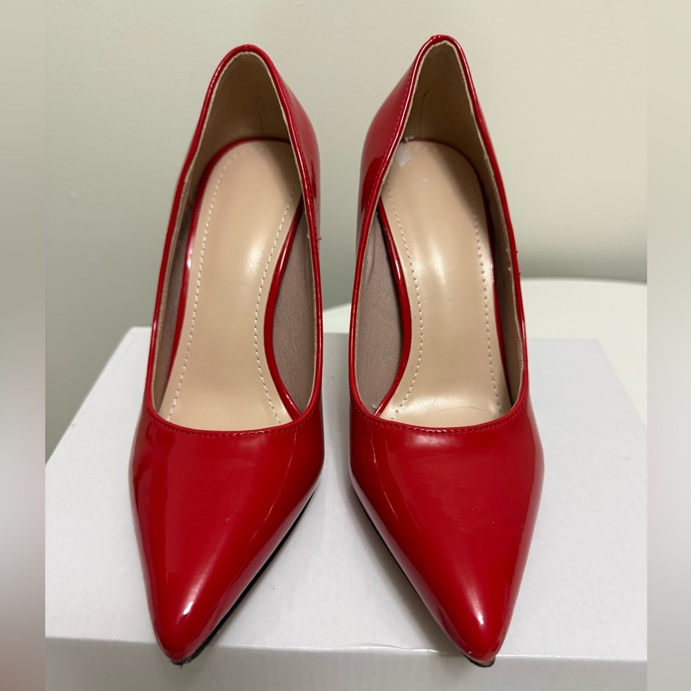 Red pumps - Picture 5 of 6
